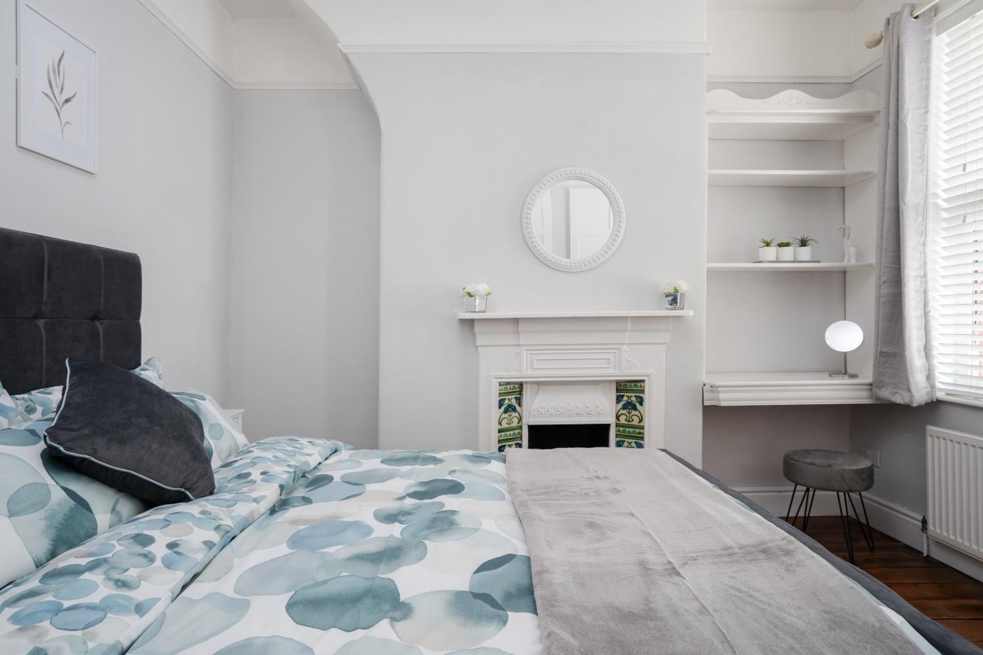 Swiss Haven - Spacious 3 Bedroom House リヴァプール エクステリア 写真