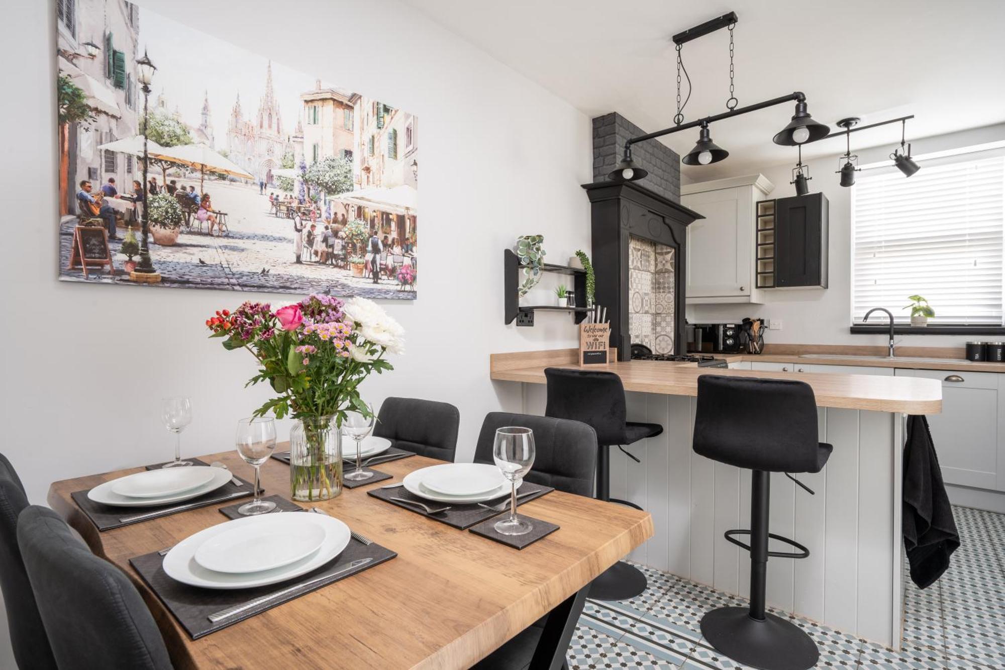 Swiss Haven - Spacious 3 Bedroom House リヴァプール エクステリア 写真